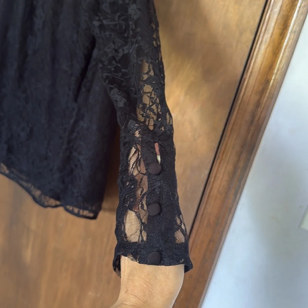 Loft black lace rouched sleeve with some puff sleeve top casual party L